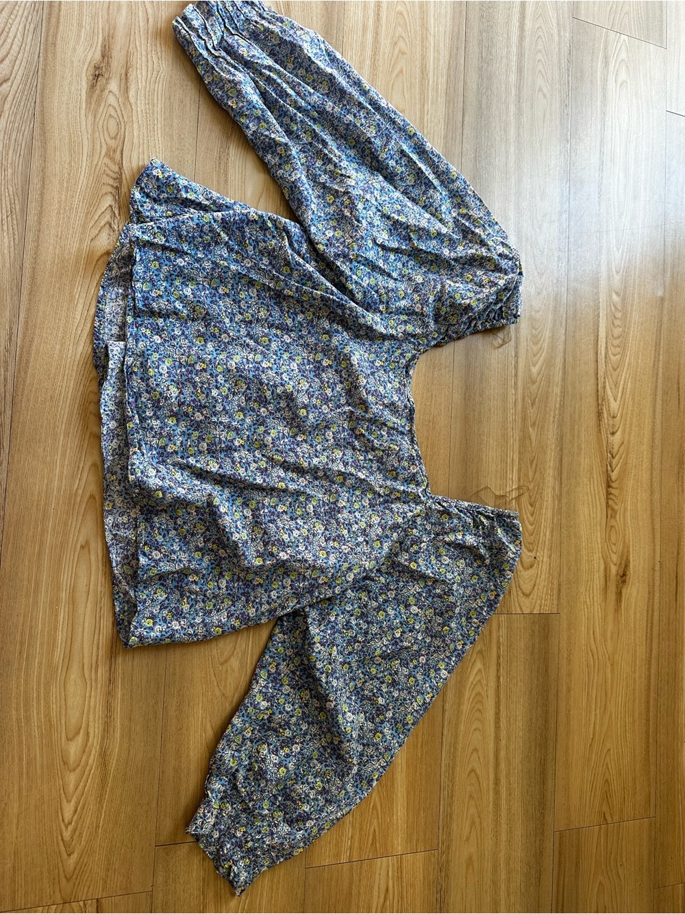 Universal Thread Blue Floral Ruffled Top - Picture 2 of 3